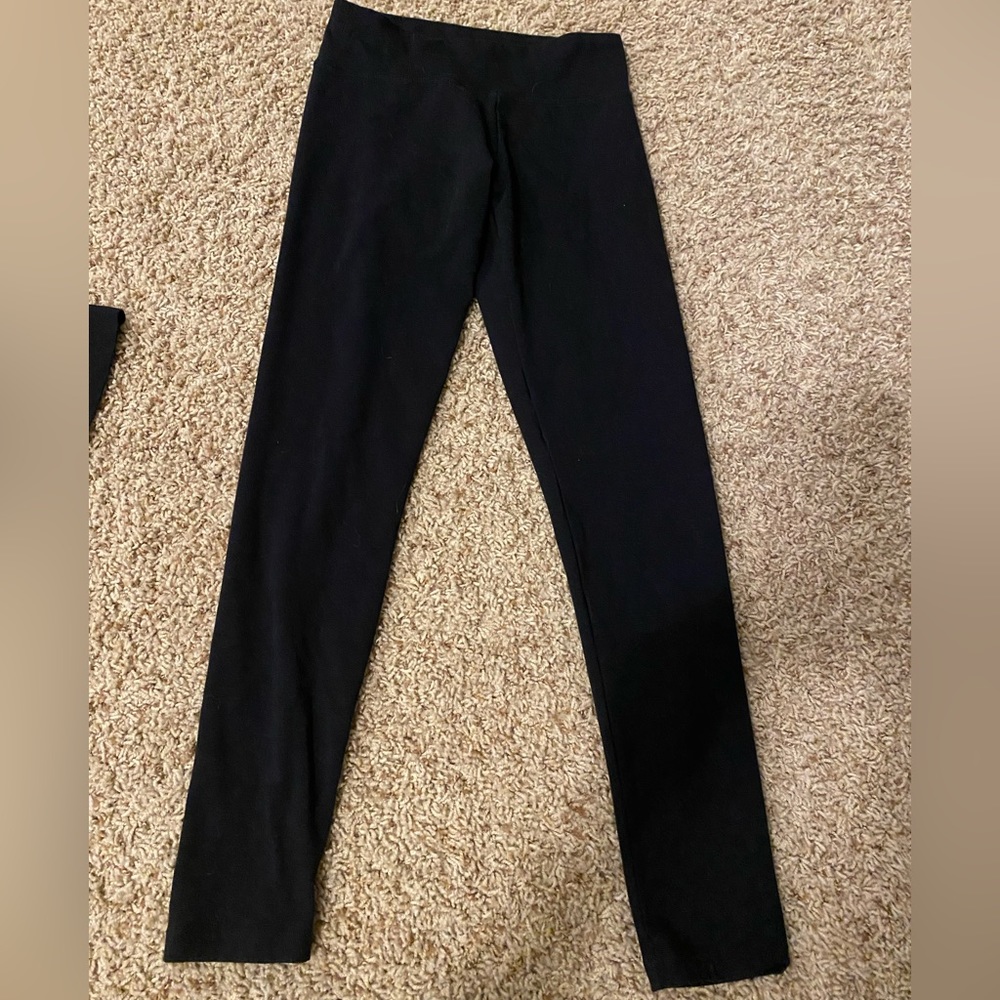 Basic black leggings from American Eagle Aerie